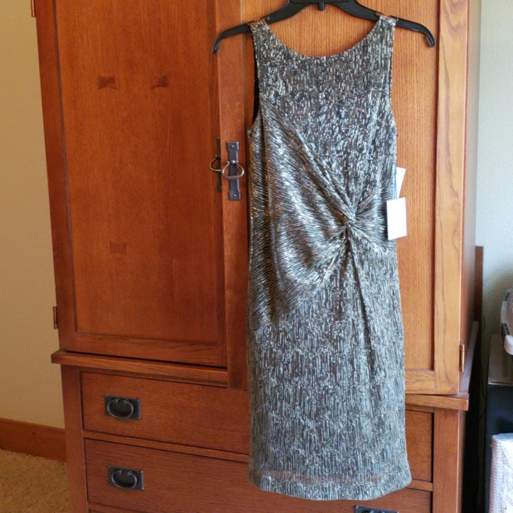 SEMI FORMAL KNEE LENGTH